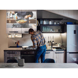Viewsonic Smart LED tragbarer Projektor mit Harman Kardon Lautsprechern (Schwarz, HDMI, Audio, WLAN, Bluetooth)