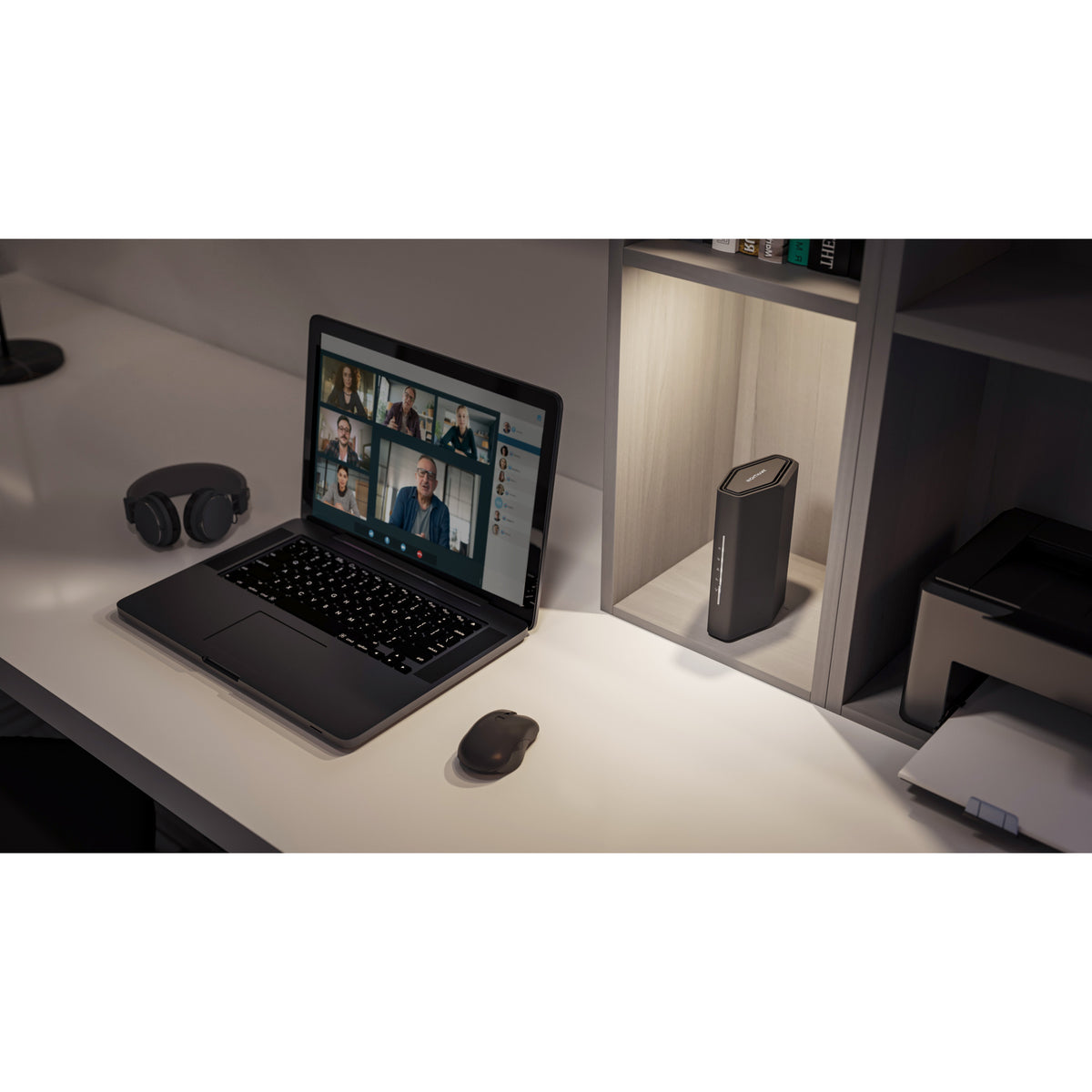 Netgear Nighthawk WiFi 7 Router RS100 (schwarz)