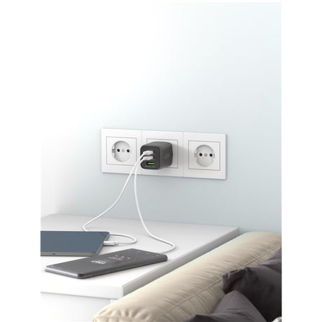 Goobay USB-C Schnellladegerät Nano (65 W) und USB-C Textilkabel (schwarz, 1 Meter)