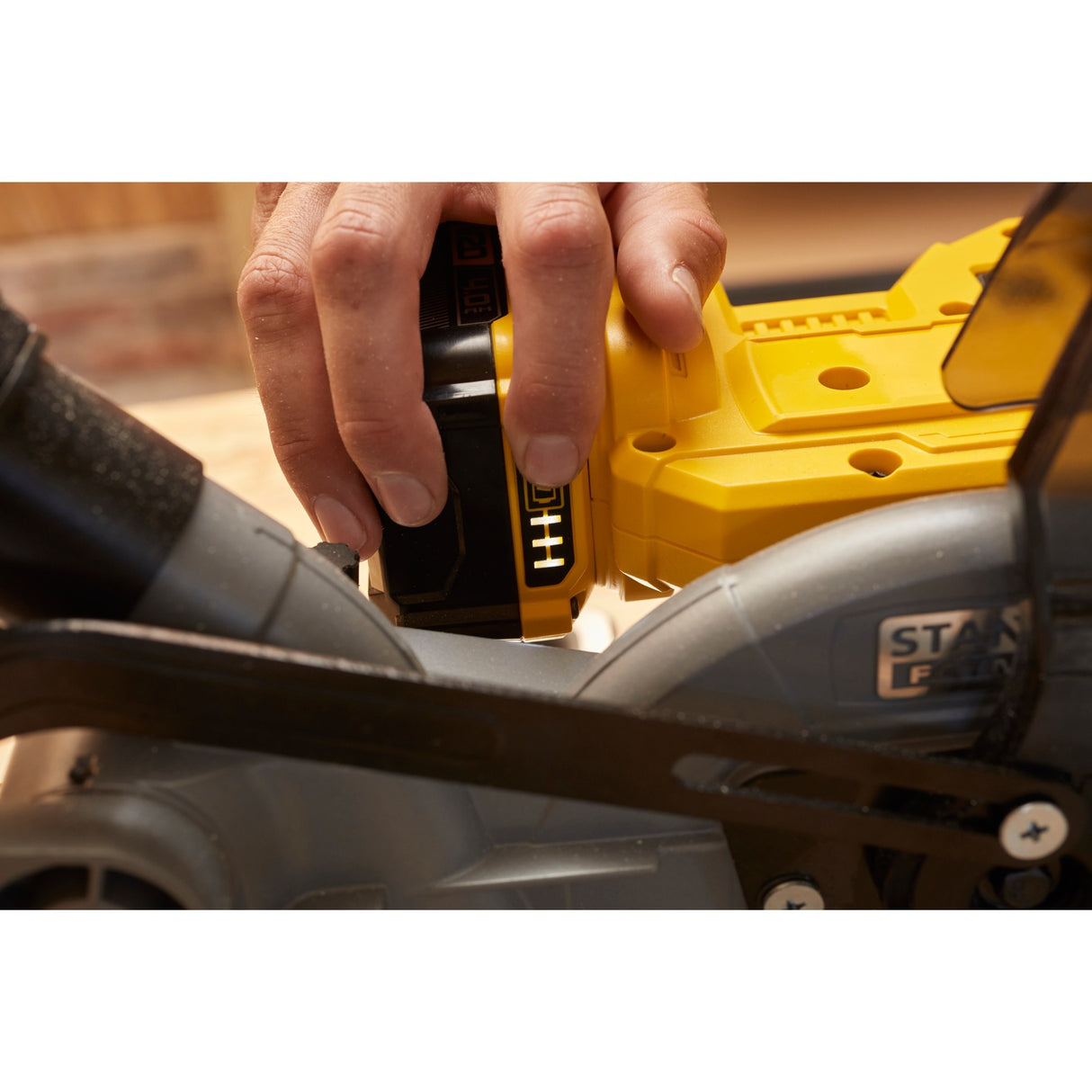 Stanley Fatmax V20 18V 4.0ah 190 mm bekannt
