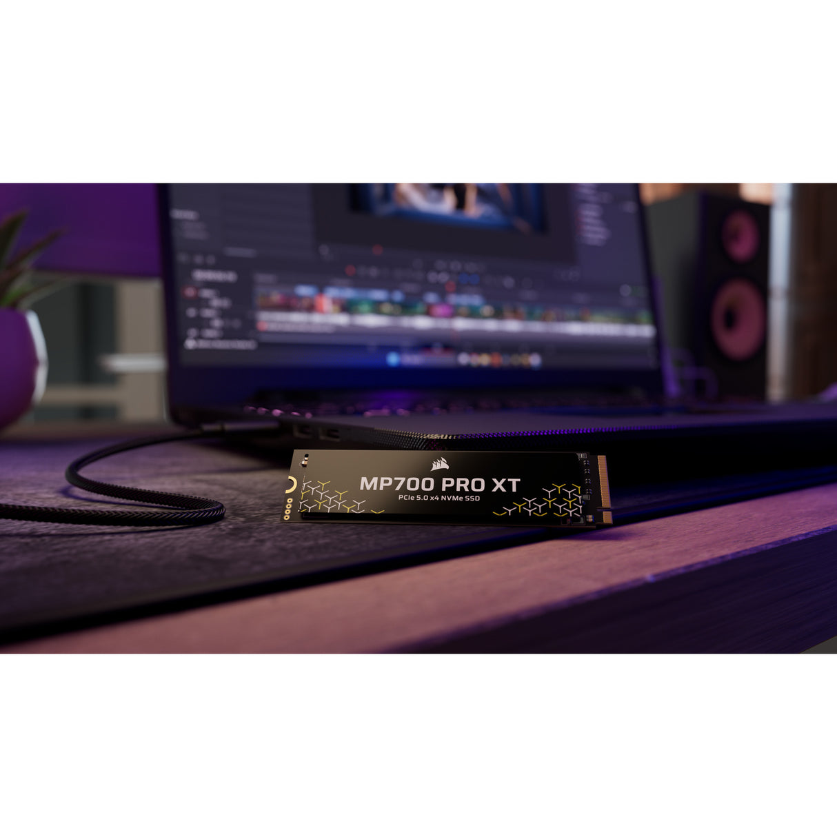 Corsair MP700 Pro XT 4 TB SSD (schwarz, PCIe Gen5 x4 NVMe 2.0, M.2 2280, 3D TLC NAND)