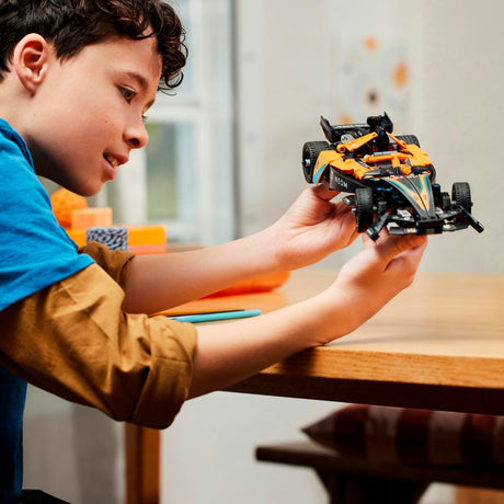 Lego Technic Neom McLaren Formel-E-Rennwagen – 42169