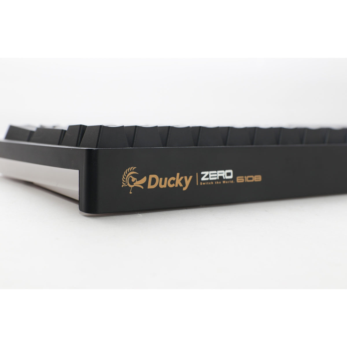 Ducky Zero 6108 Classic Black RGB mechanische Gaming-Tastatur (Schwarz, US-Layout (QWERTY), Cherry MX2A Blau, 100 %, RGB-LEDs, Double-Shot PBT, Hot Swap, 2,4 GHz | Bluetooth | USB-C)