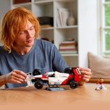 Lego -Ikonen 10330 McLaren MP4 4 und Ayrton Senna
