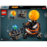 Lego Technic – Bauspielzeug „Erde und Mond in Bewegung“.