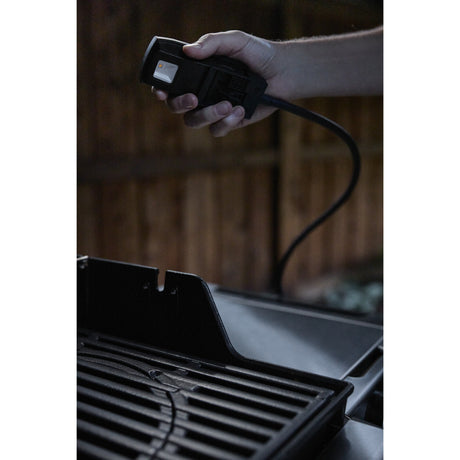 Weber arbeitet mit flexibler Beleuchtung