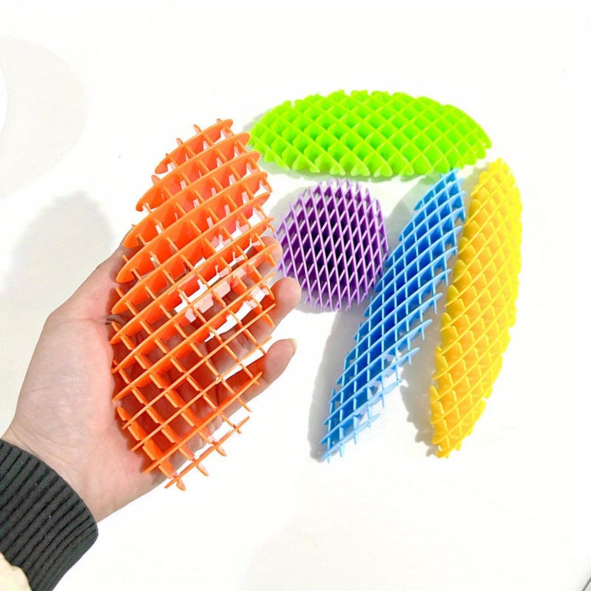 Jono spielt den magischen Fidget-Morph-Wurm