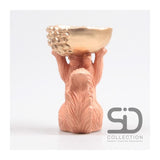 Season inspired decoration eekhoorn met bak 11x9,5x18cm beigerood