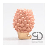 Von der Jahreszeit inspirierte Deko-Vase mit Tannenzapfen auf Sockel, 12 cm, beige-rot
