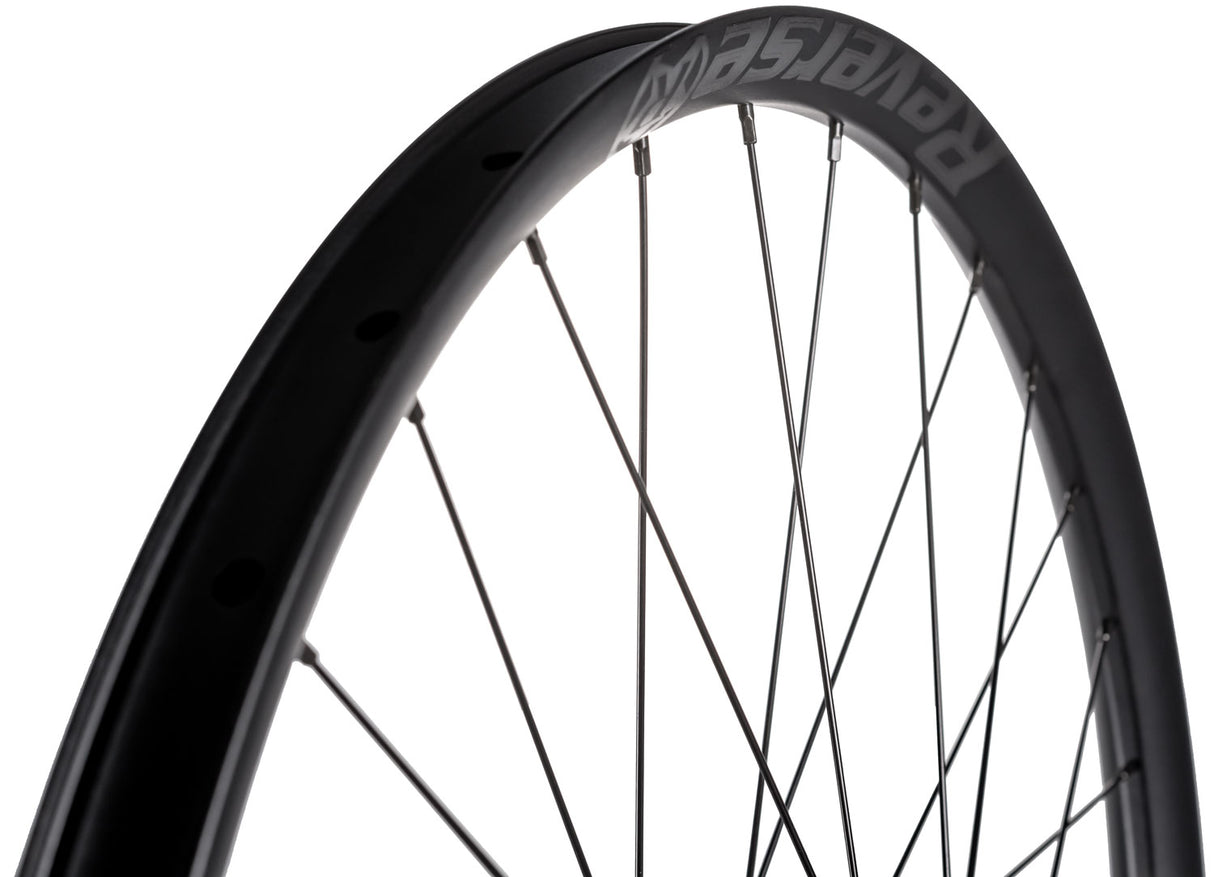 Reverse Components schwarzes DH 29 Super Boost Vorderrad