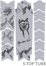 Unleazhed kratzfeste Rahmenschutzfolie – Alpocalypse Alpine Rose Samerberg Black Matt