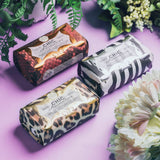 Nesti Dante Chic Animalier wilde Orchidee, rote Rea-Blätter Tiaré-Seife 250gr.
